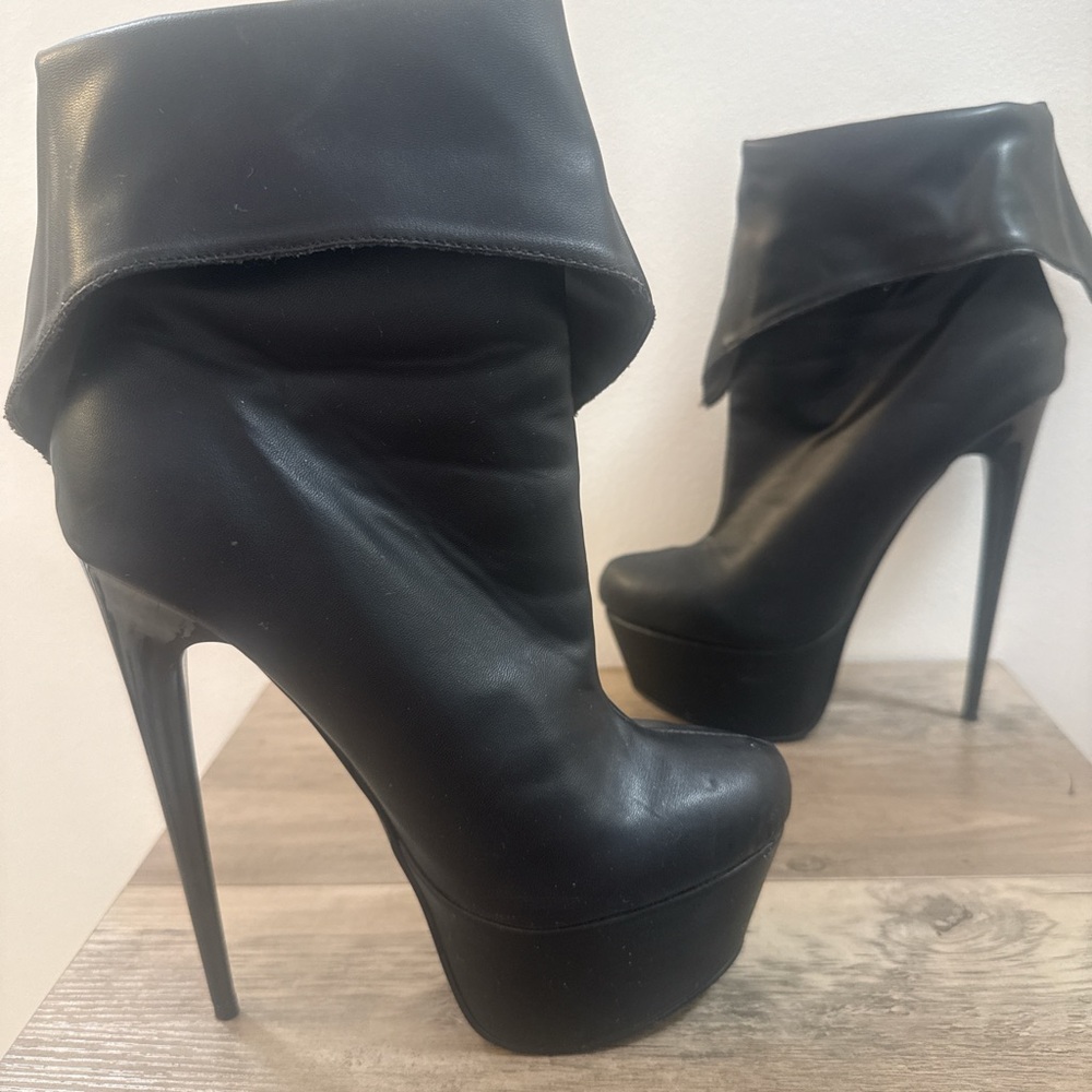 Fahrenheit FRH Black Stiletto Ankle Booties